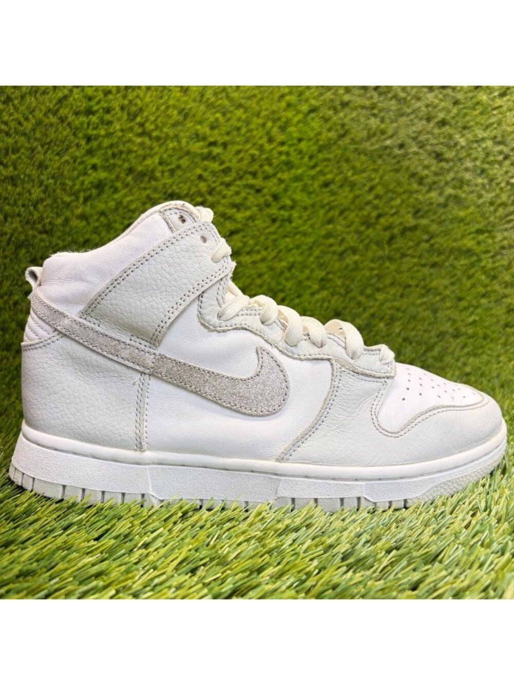 Nike Dunk High Womens Size 7.5 White Gray Athletic Leather Shoes Sneakers